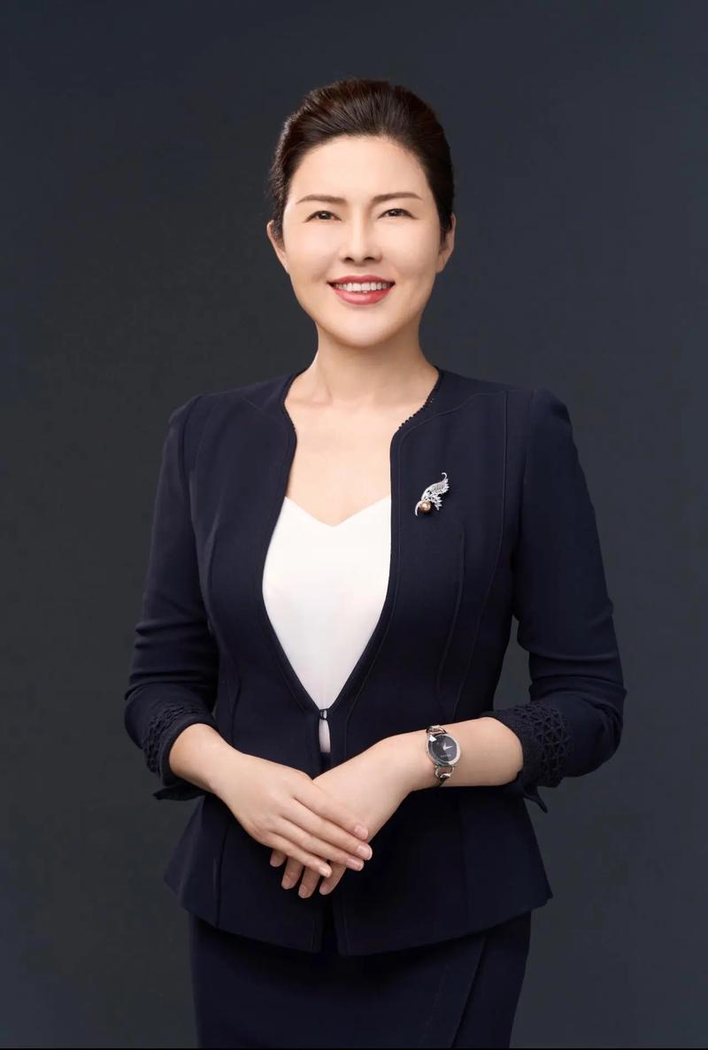辛昭燕老师为悦容颜美容机构做服务礼仪培训